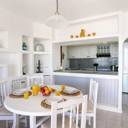 Villa Stylish & Spacious With Terrace & Garden *