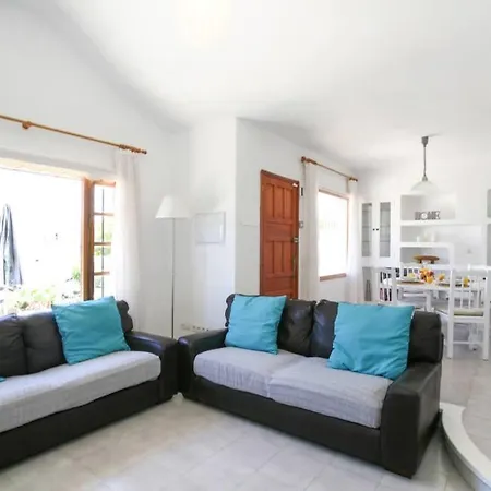 Villa Stylish & Spacious With Terrace & Garden
