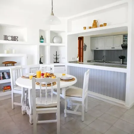 Stylish & Spacious With Terrace & Garden