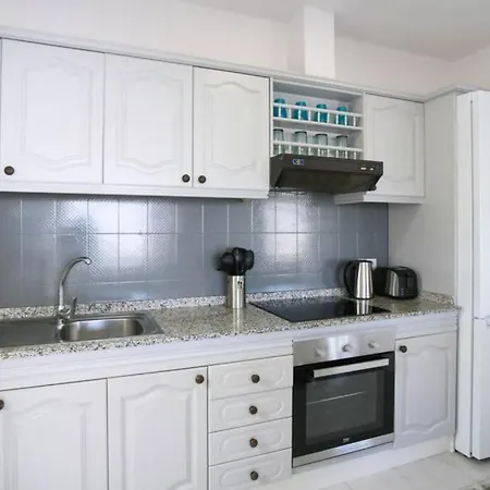 Stylish & Spacious With Terrace & Garden *