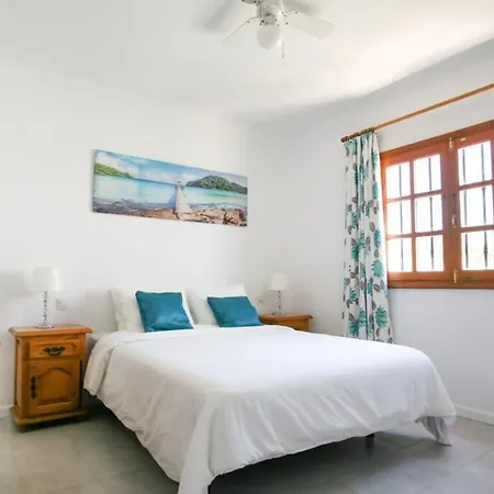 Stylish & Spacious With Terrace & Garden * Tías