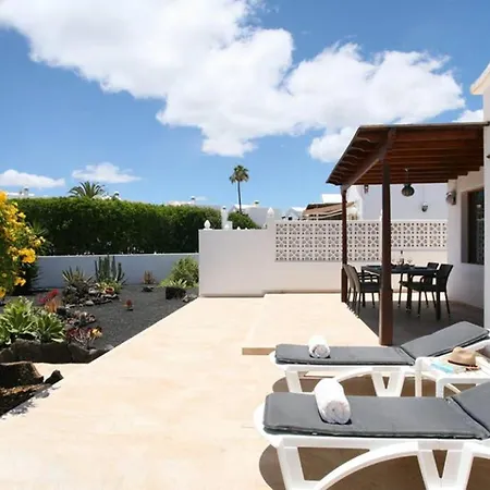 Stylish & Spacious With Terrace & Garden Villa *