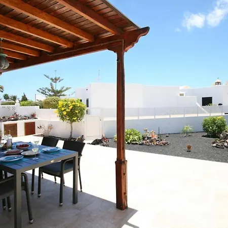 Stylish & Spacious With Terrace & Garden Villa *